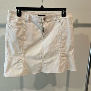 Cute white ruffle denim skirt